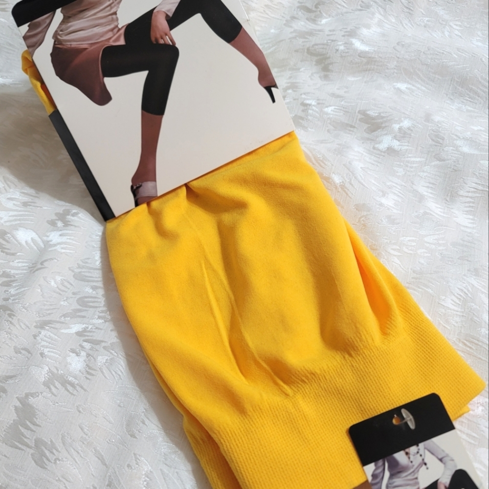 NWT - Capri "Yellow" Leggings🦵💕